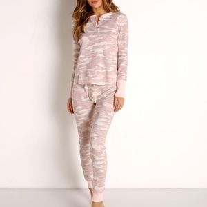 NWT SPLENDID Vintage Thermal Sleep Set Pink Camouflage Size L